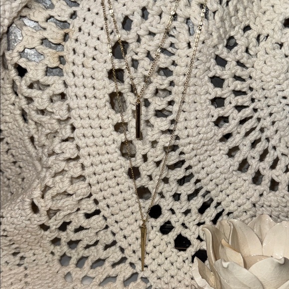 Jewelry - Elegant Gold Necklace with Bar Pendants